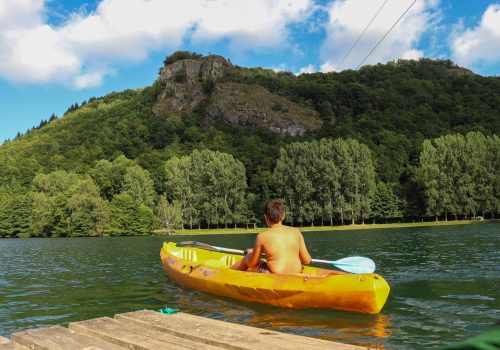 Canoë & Paddle
Naviguez en canoë et en paddle sur le lac au coeur de la vallée.
Paddle: 2 maximum par embarcation
Canoë: 3 maximum par embarcation